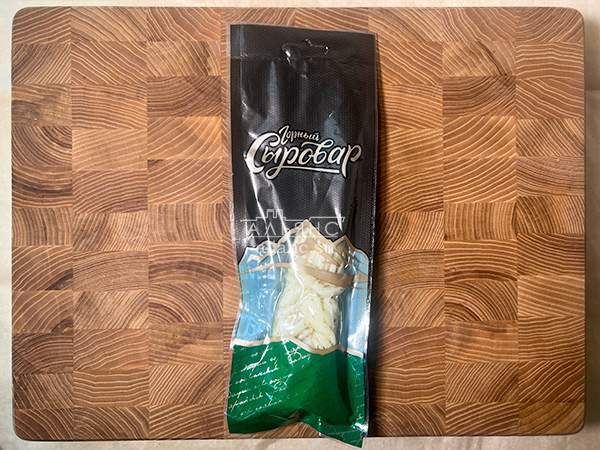 Сыр 100 гр ГОРНЫЙ СЫРОВАР (Косичка с укропом и чесноком) в Нижнем Новгороде